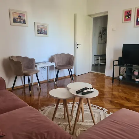 Serenity Centre شقة بودغوريتْسا