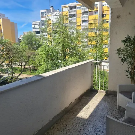 Serenity Centre Apartment *